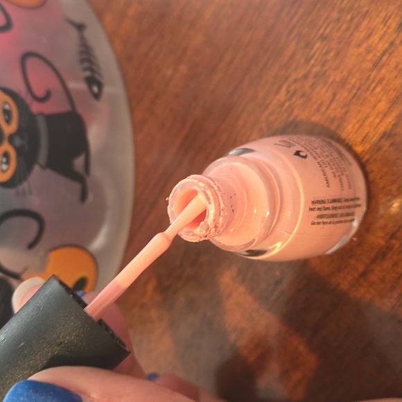 LOWEST PRICE-China Glaze - Feel the Breeze - Picture 3 of 3